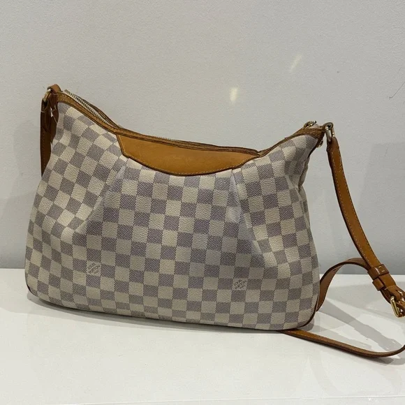 Louis Vuitton Brown and Cream Checkered Shoulder Bag - Picture 2 of 6
